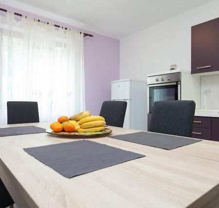 Apartment Helena Pula Exterior photo