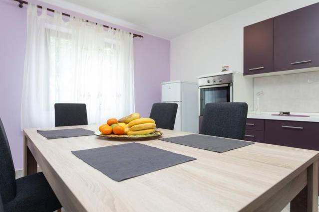 Apartment Helena Pula Exterior photo